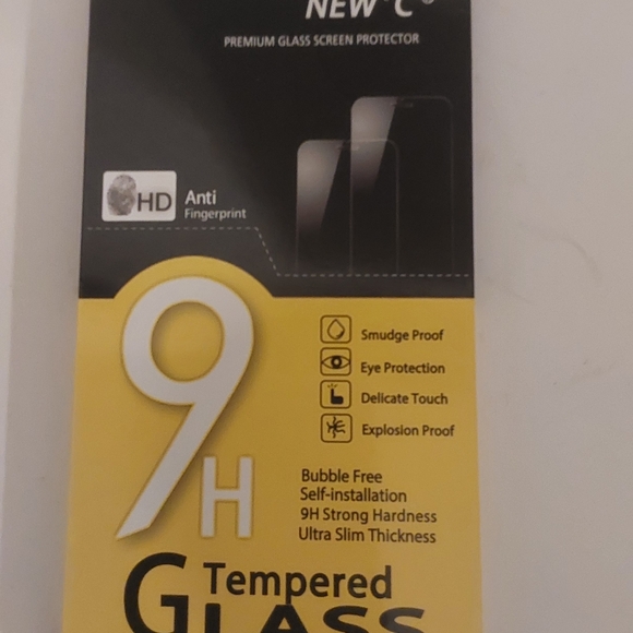 3 pack templered screen protector for iPhone 11,XR (12) - Picture 3 of 6